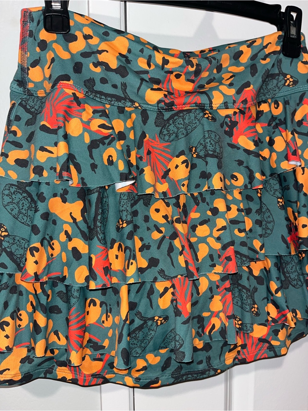 Dona Jo Vibrant Green Tropical Turtle and Leaf Print Skort